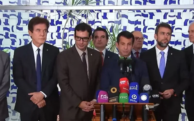 União e PP negociam com PL para avançar PEC do fim da 6×1