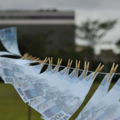 Atlas/Bloomberg: 47% acreditam em novo escândalo de corrupção no Brasil nos próximos seis meses