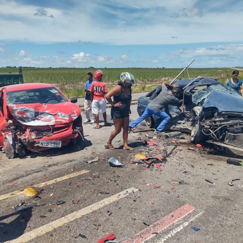 Colisão entre veículos deixa cinco feridos no Benedito Bentes, em Maceió