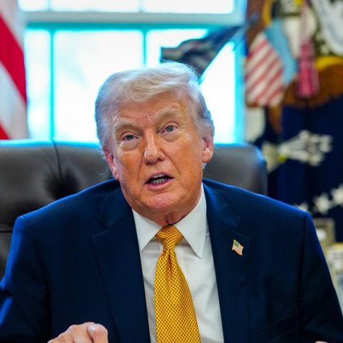 O que diz a 25ª Emenda dos EUA e como ela pode afastar um presidente