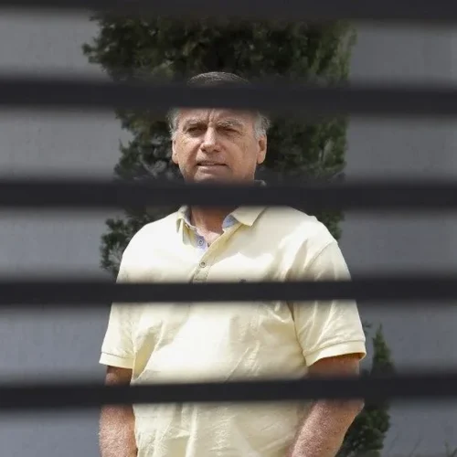 Congresso Nacional decide na quinta-feira (30) se aprovará projeto que pode diminuir pena de Bolsonaro