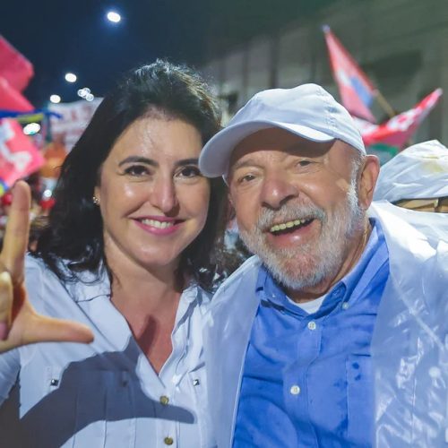 “Jamais votaria em alguém com sobrenome Bolsonaro”, diz Simone Tebet em interação nas redes sociais
