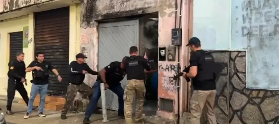 Operação prende suspeitos de vender drogas sintéticas e maconha gourmet em festas de Maceió