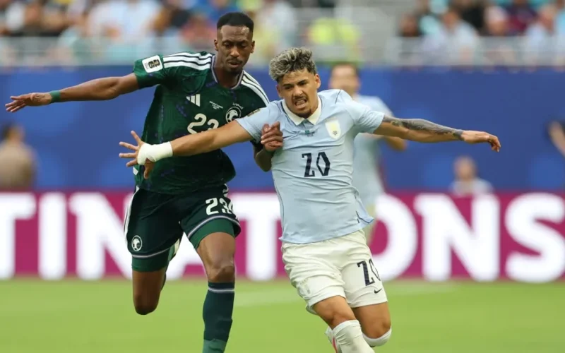 Uruguai reage no segundo tempo, evita derrota para a Arábia Saudita e estreia com empate na Copa do Mundo