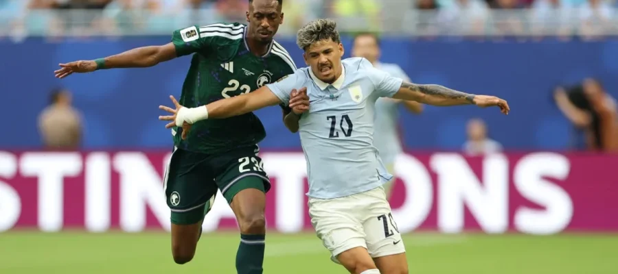 Uruguai reage no segundo tempo, evita derrota para a Arábia Saudita e estreia com empate na Copa do Mundo