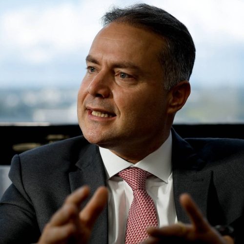 Em disputa “esburacada”, Renan Filho lidera índice negativo em Alagoas, aponta pesquisa
