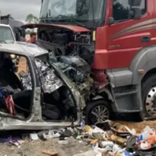 Família alagoana morre após colisão brutal com carreta