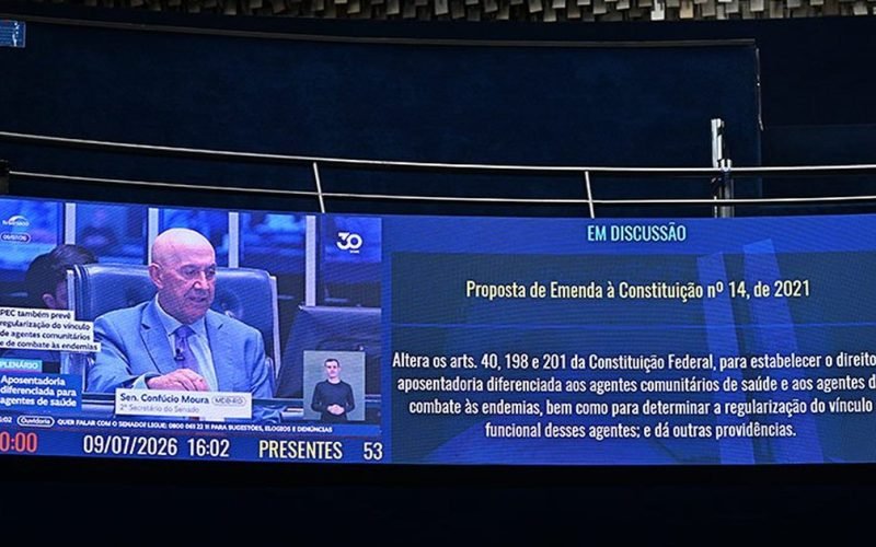 PEC que reduz idade de aposentadoria para agentes de saúde avança no Senado
