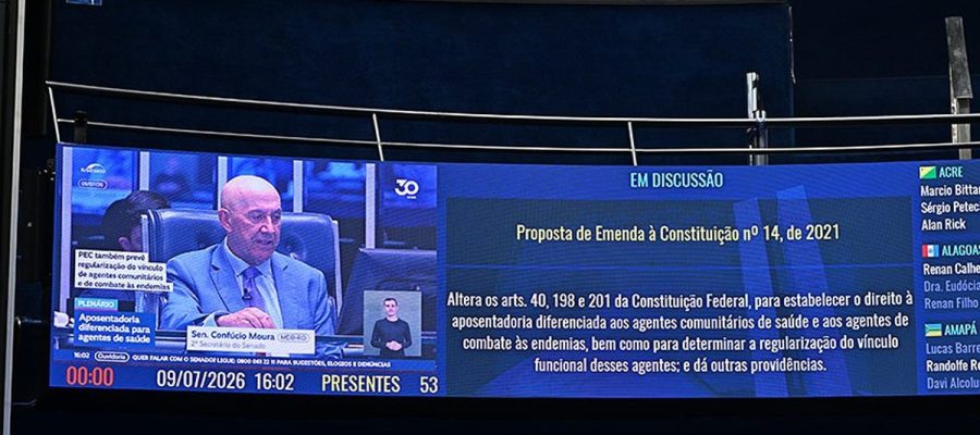 PEC que reduz idade de aposentadoria para agentes de saúde avança no Senado