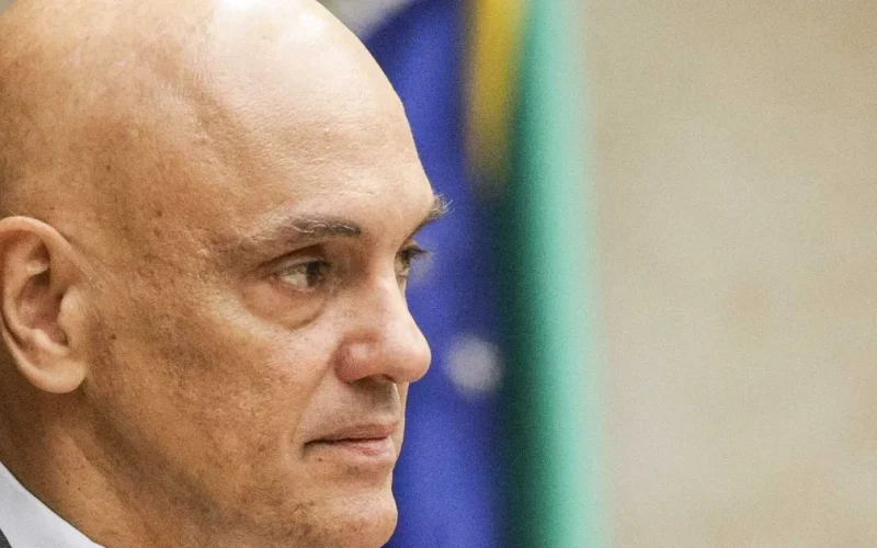 Moraes mantém domiciliar de Bolsonaro, mas proíbe visitas por 30 dias