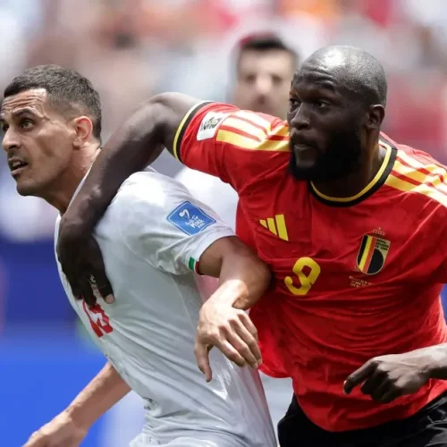 Bélgica para em muralha iraniana, empata sem gols e se complica na Copa do Mundo