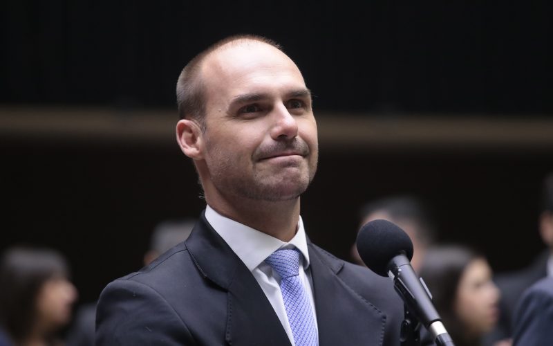 STF marca julgamento de denúncia contra Eduardo Bolsonaro para 21 de novembro