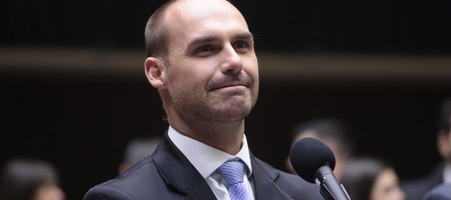 DPU assume defesa de Eduardo Bolsonaro e pede rejeição de denúncia da PGR