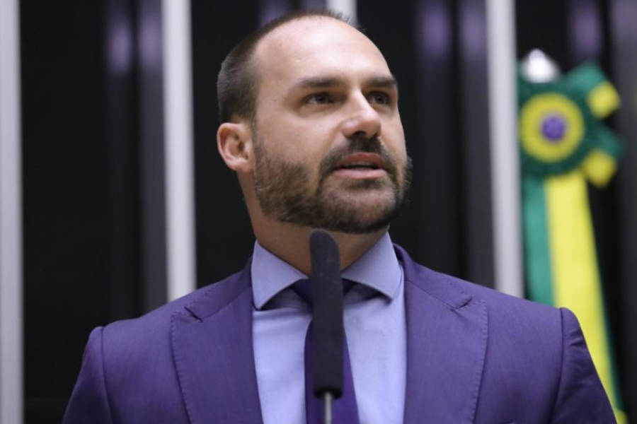 “Arrisquei tudo pra trazer justiça e liberdade para meu povo”, diz Eduardo Bolsonaro