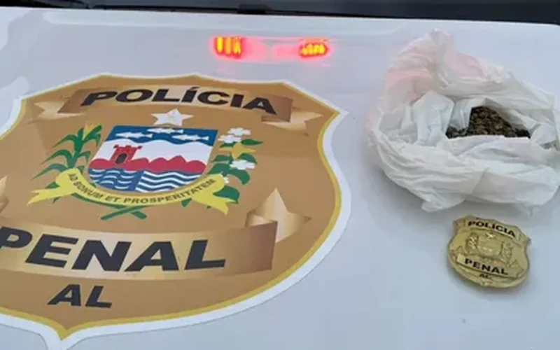 Visitante é presa em flagrante ao tentar levar drogas para presídio de segurança máxima em Alagoas