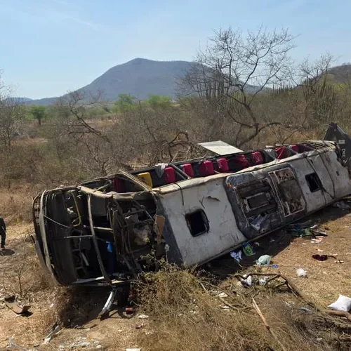 Análise de GPS do ônibus reforça apuração sobre acidente com romeiros no Sertão
