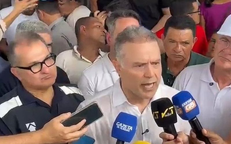 Renan Filho cita obras no Sertão como trunfo político, mas internautas detonam situação do HRAS