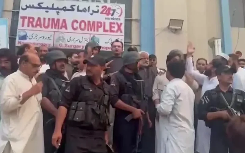 Suposto homem-bomba deixa ao menos 14 mortos no noroeste do Paquistão