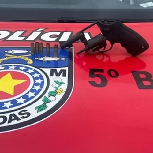 Homem é preso com revólver após denúncia de tiros no Benedito Bentes