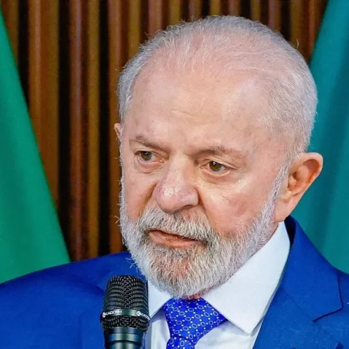 Lula: “Que ninguém de fora venha meter o dedo nas nossas eleições”