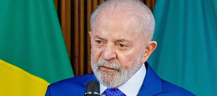 Lula: “Que ninguém de fora venha meter o dedo nas nossas eleições”