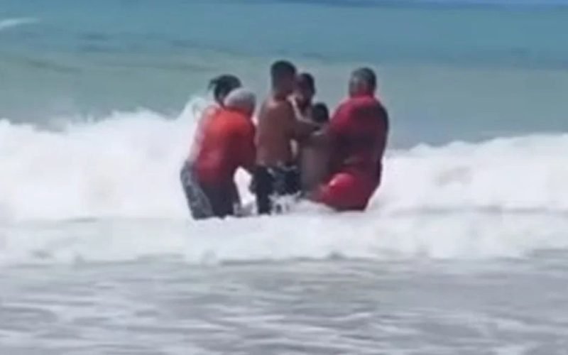 Pai morre após salvar filho de afogamento em praia em Coruripe