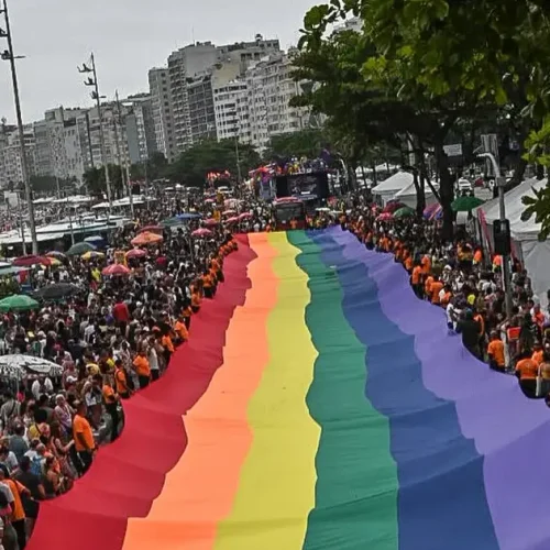 PL que veta criança em evento LGBTQIA+ é inconstitucional, diz jurista