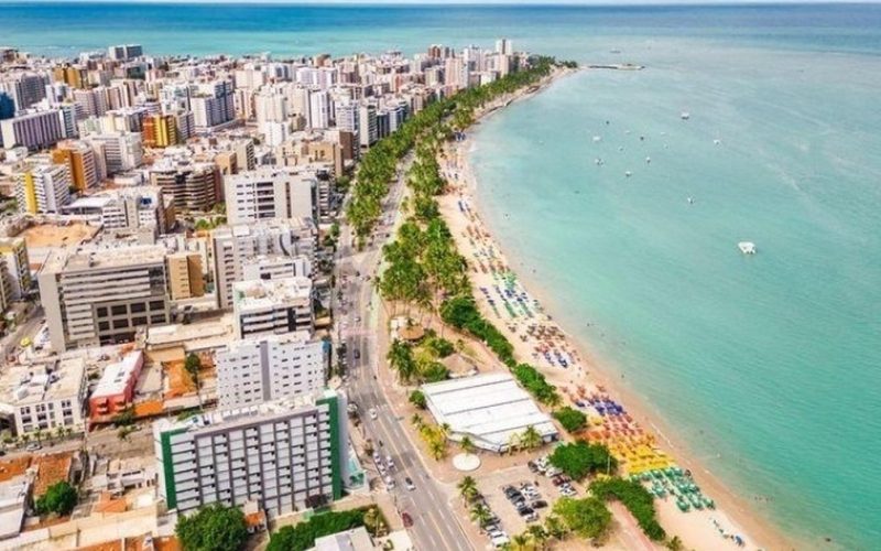 Maceió ocupa a 5ª posição no ranking para o feriado de Tiradentes, aponta Kayak