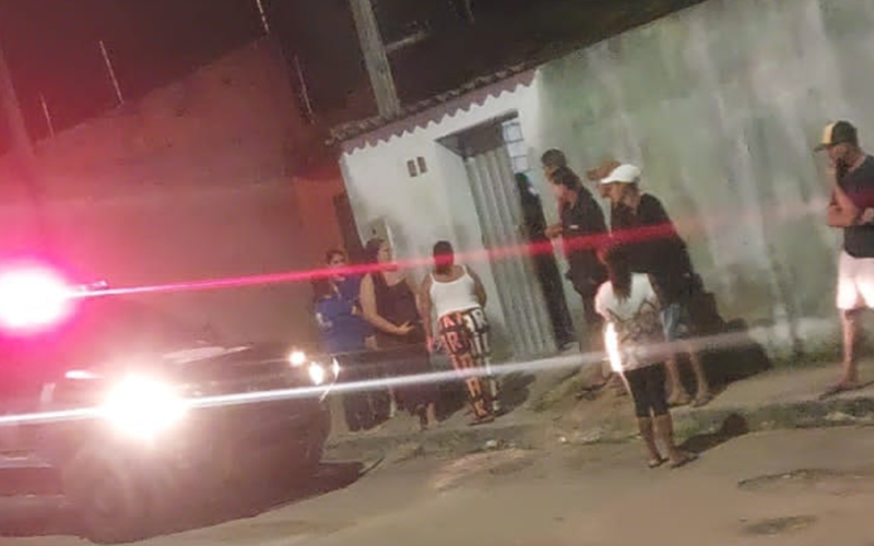Após briga em racha, adolescente é vítima de atentado a tiros