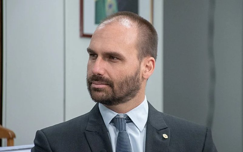 Moraes vota para condenar Eduardo Bolsonaro por difamação contra Tábata Amaral e propõe prisão de um ano