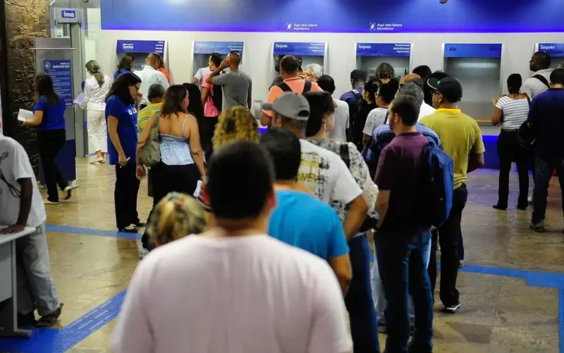 Bancários farão paralisação de 24 horas nesta quinta-feira (20)