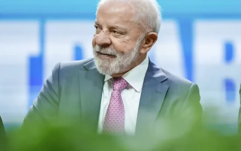 Lula revela tratamento contra câncer de pele e faz brincadeira: “Tratando pra ficar bonitão”