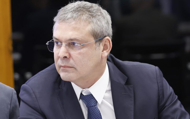 “Dia da vergonha”, diz Lindbergh sobre votação da anistia