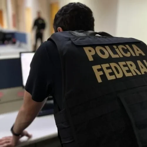 PF descobriu via WhatsApp fonte de jornalista crítico de Dino