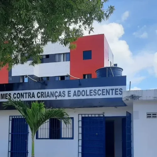 Suspeito de armazenar material de abuso infantil é preso em flagrante e teria oferecido criança por R$ 200