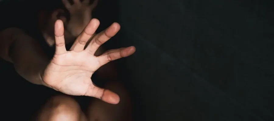 Violência doméstica: Mulher é resgatada após ser presa em casa pelo companheiro na Gruta