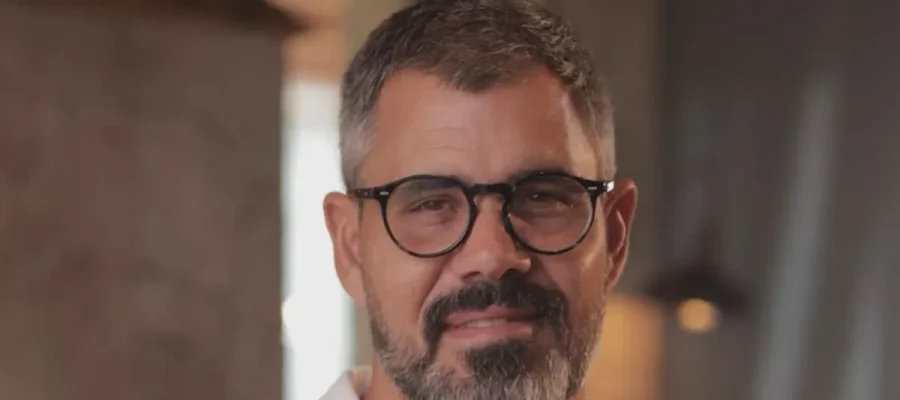 “Homem exerce influência maior”: Pregação de Juliano Cazarré recebe críticas nas redes