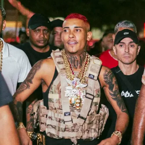 MC Poze do Rodo deixa presídio após decisão da Justiça Federal e reecontra família