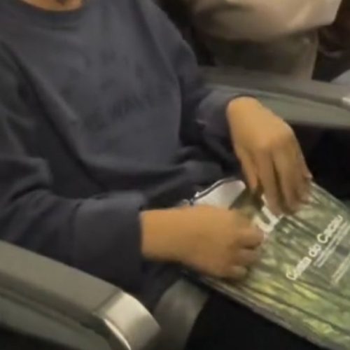 Crianças descobrem durante voo que o próprio pai é o piloto da aeronave