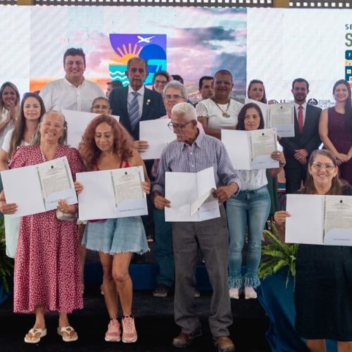 Rio Largo realiza maior entrega de títulos do Moradia Legal e garante dignidade para mais de 400 famílias