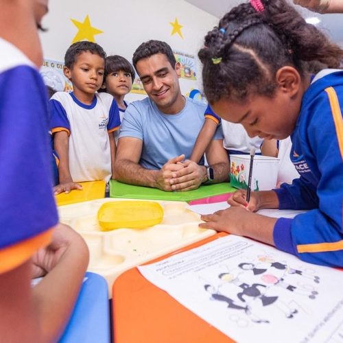No Dia dos Professores, JHC relembra trajetória em defesa da valorização da educação