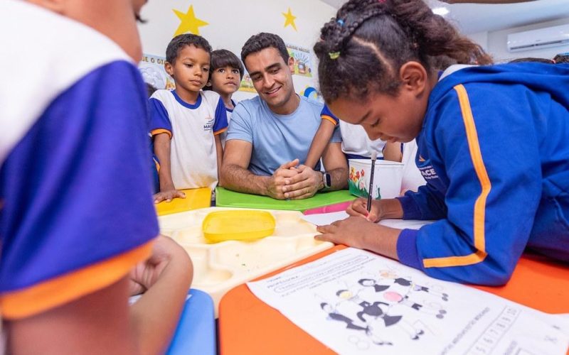 No Dia dos Professores, JHC relembra trajetória em defesa da valorização da educação