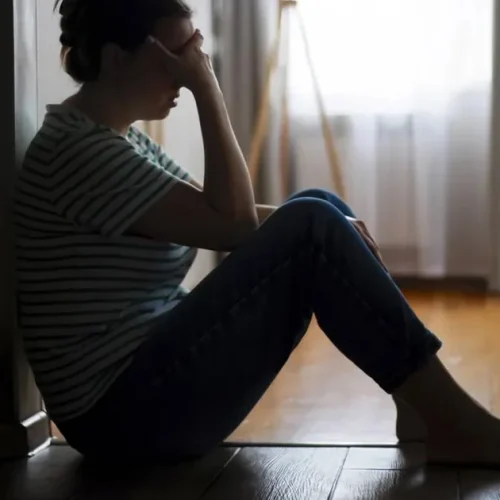 Solidão faz mal ao coração: estudo revela que efeitos negativos vão além da saúde mental