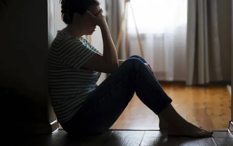 Solidão faz mal ao coração: estudo revela que efeitos negativos vão além da saúde mental