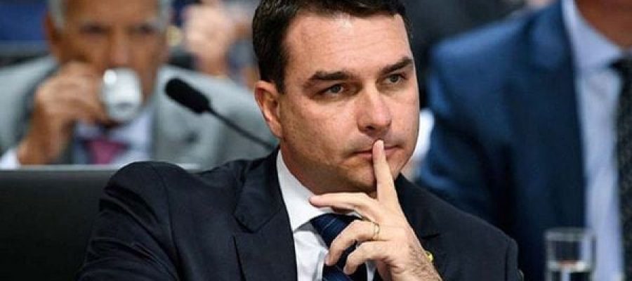 Flávio Bolsonaro defende pai como “melhor nome para 2026” e critica cenário político