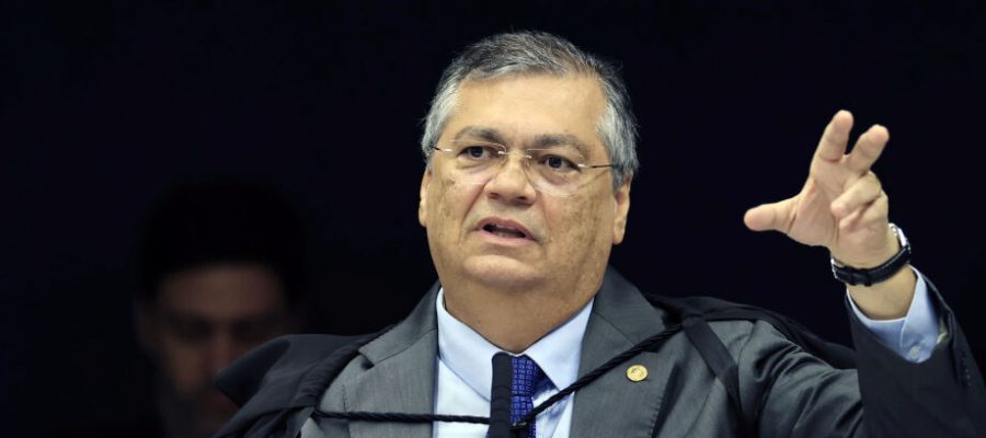 Piada de Flávio Dino sobre “intervalo remunerado” arranca risos durante sessão do Supremo