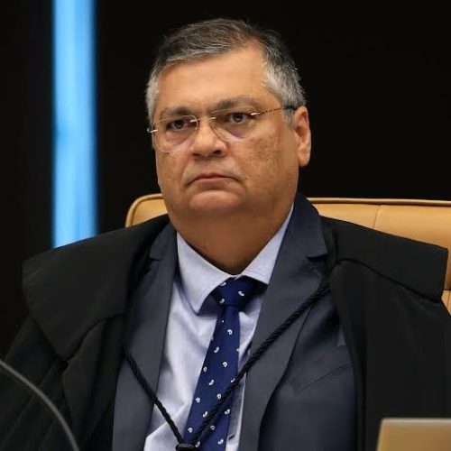 Ministro Flávio Dino barra emendas de Ramagem e Eduardo Bolsonaro