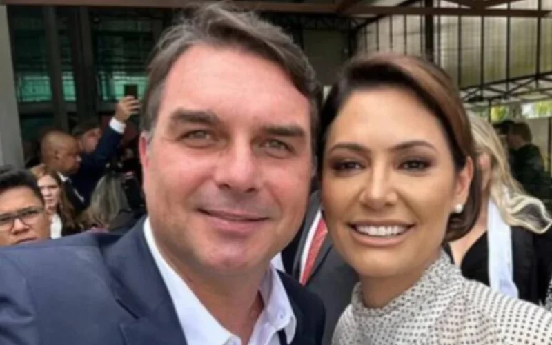8% acham que Bolsonaro deveria apoiar Flávio, 22% Michelle e 20% Tarcísio