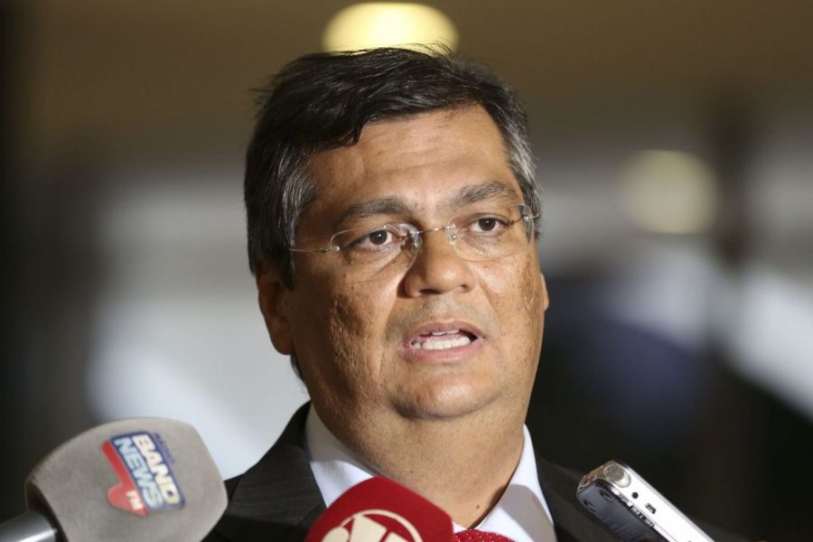Flávio Dino abre inquérito contra Bolsonaro porém aprovou uso de cloroquina em 2020