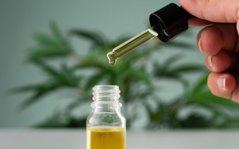 Óleo de canabidiol pode ter distribuição gratuita em Alagoas para fins medicinais, prevê projeto do Deputado Cabo Bebeto